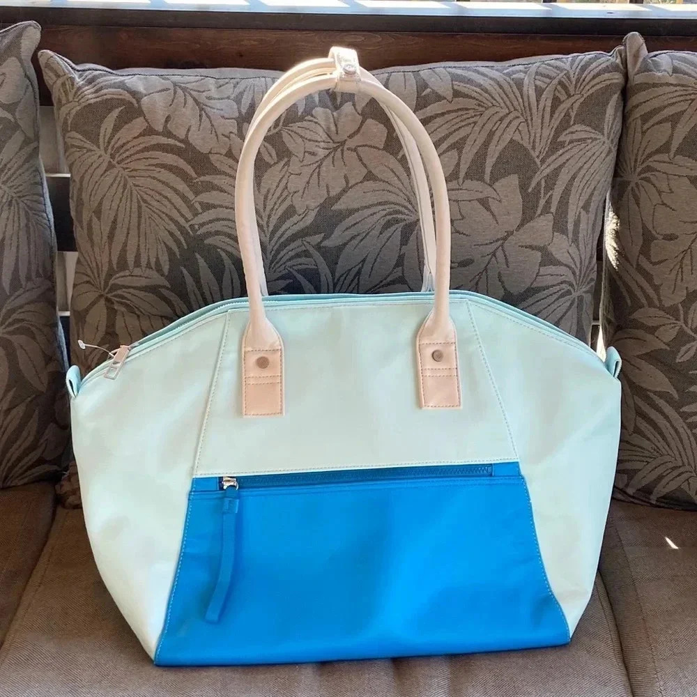 Lululemon |Vinyasa To Vino  Bag - Picture 4 of 15